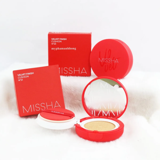 Moist And Soft Velvet Finish Cushion